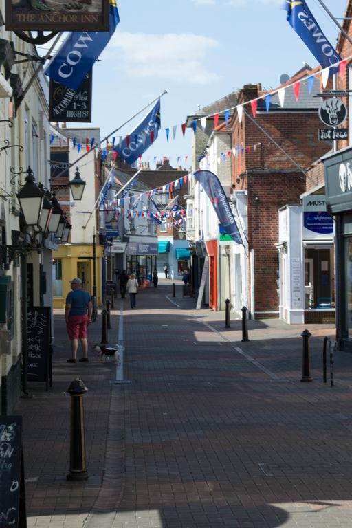 Ward Avenue B&B Cowes  Exteriör bild