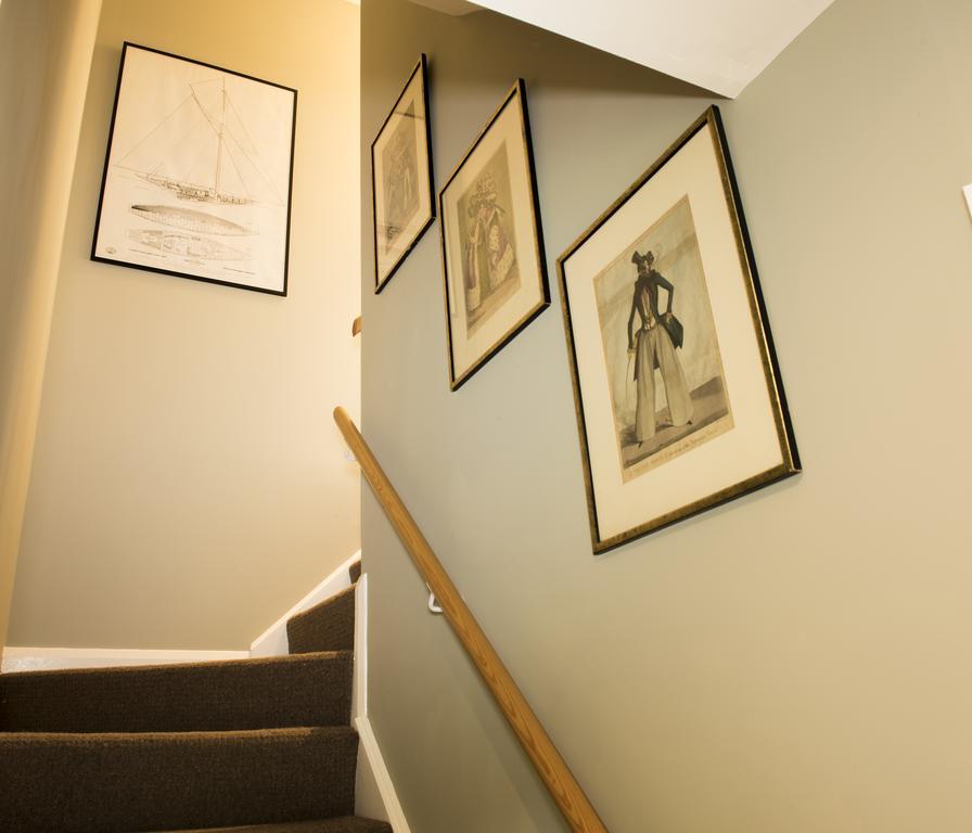 Ward Avenue B&B Cowes  Rum bild